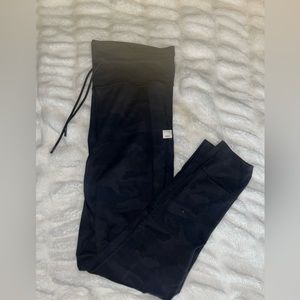 Vuori Camo Highwaisted leggings